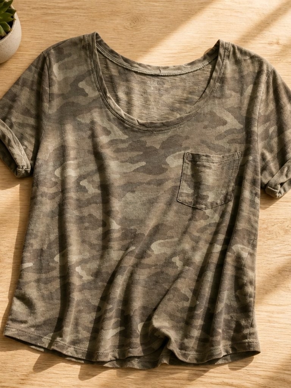 a.n.a Women's Camo Pocket Tee - Olive